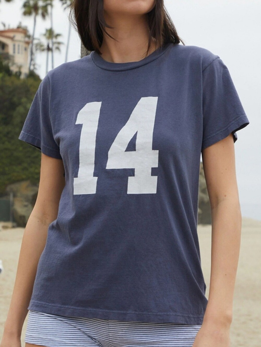 BRANDY MELVILLE - 14 CHLOE T-SHIRT (NAVY)